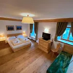 Rifugio Ospitale 3* 코르티나 담페조