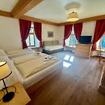 여관 Rifugio Ospitale 코르티나 담페조