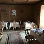 Rifugio Ospitale 여관 코르티나 담페조