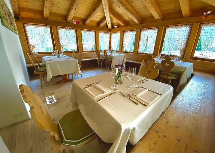 여관 Rifugio Ospitale 코르티나 담페조