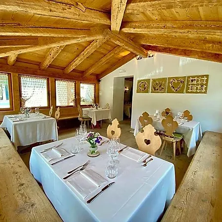Rifugio Ospitale بيت ريفي كورتينا دامبيتزو