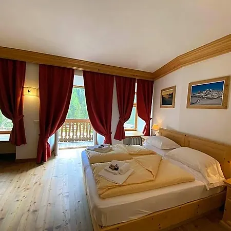 Rifugio Ospitale بيت ريفي كورتينا دامبيتزو