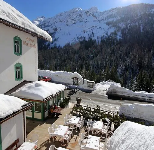 Rifugio Ospitale אורחן קורטינה ד'אמפזו